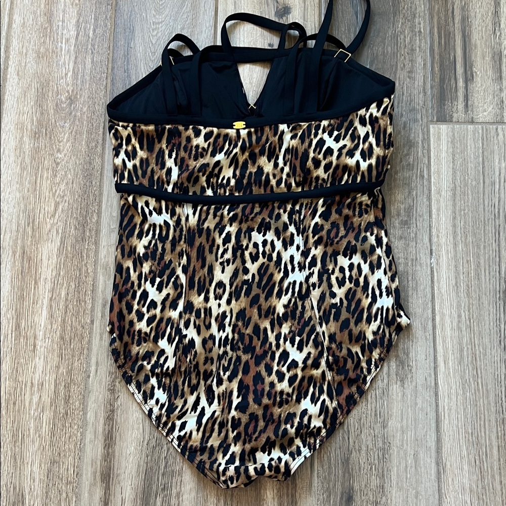 Amoressa Slimming cheetah Print One Piece - Picture 7 of 14